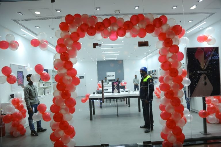 Apple Store at Trehan Iris