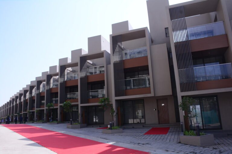 Photo 2 Mantra Montana