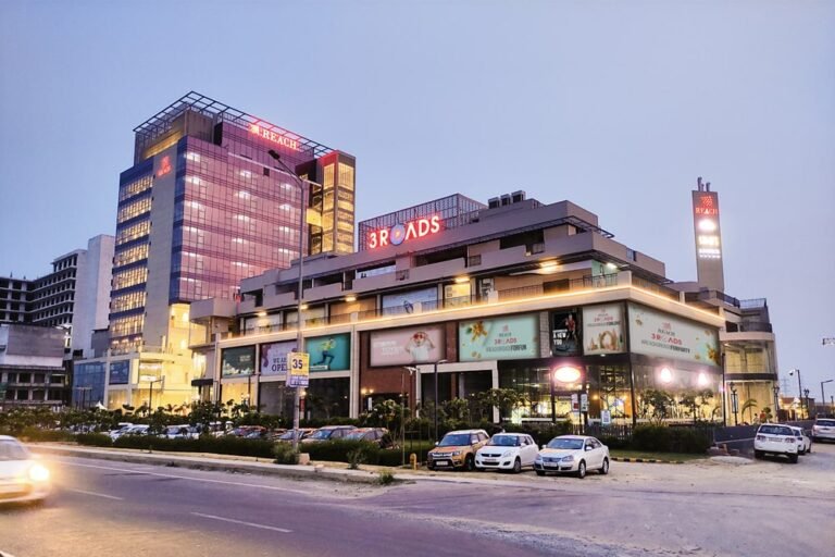 reach 3 roads mall sector 70 gurgaon min