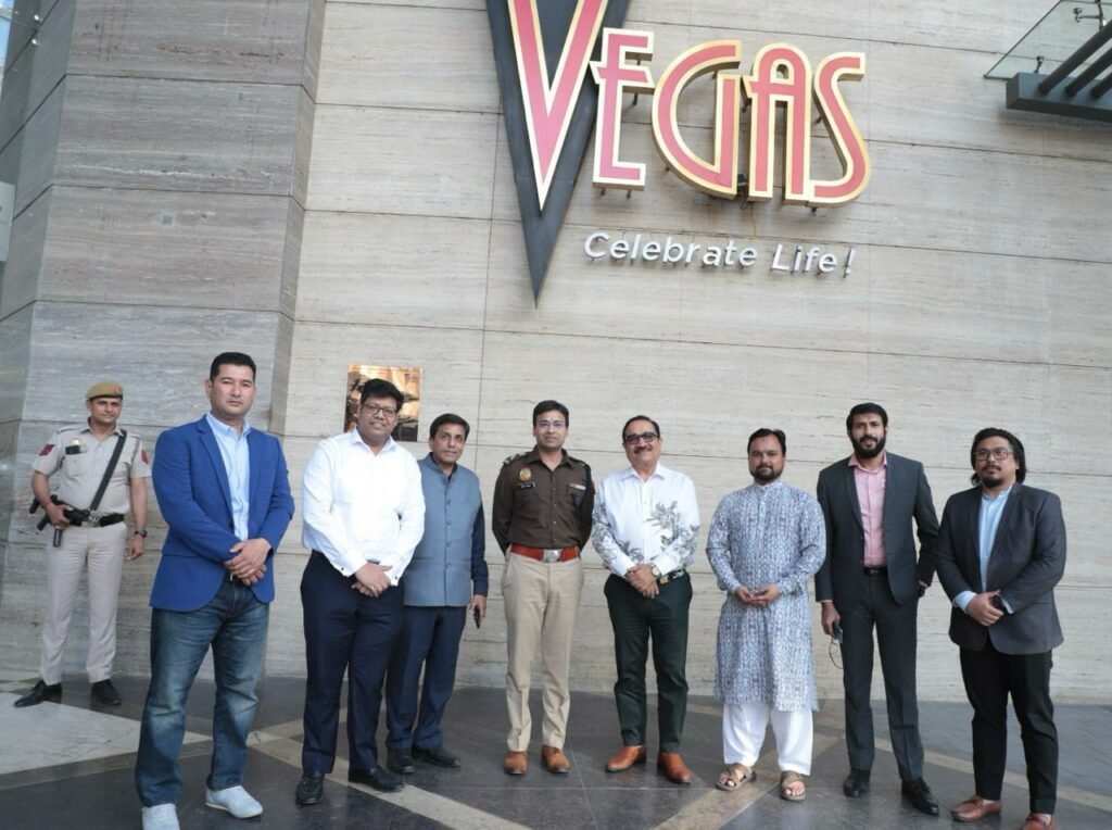 Vegas Mall Anant ki Aur 1
