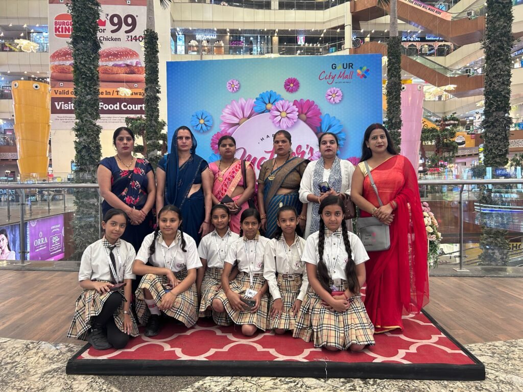 Gaur City Mall brightens up the day for Mothers and Daughter 2