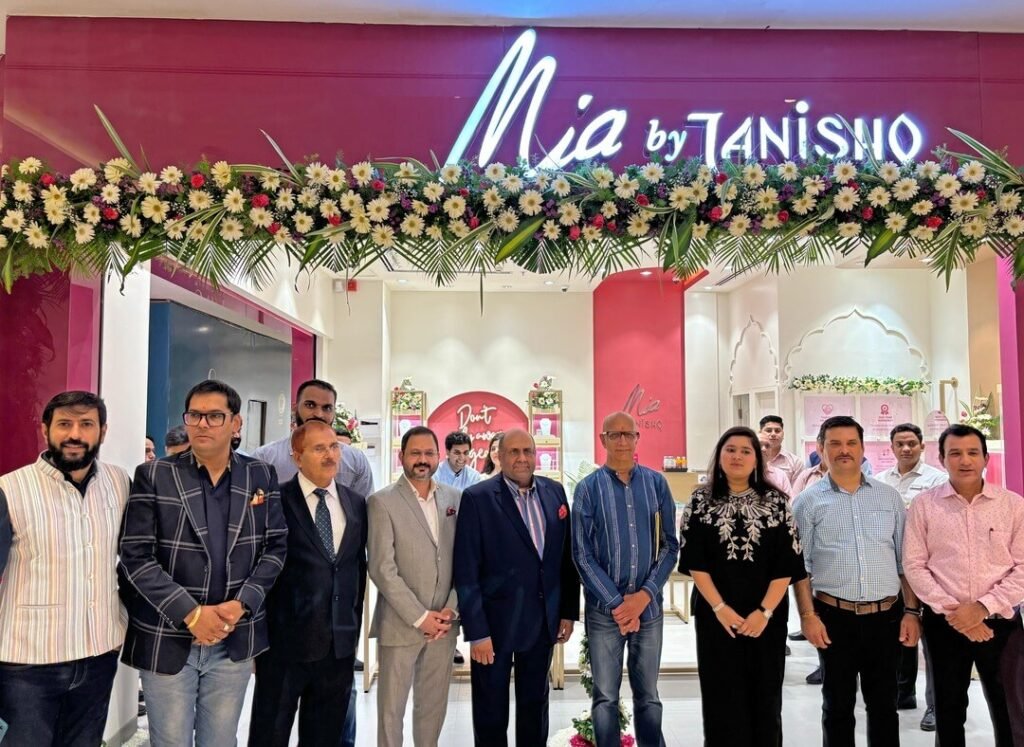 Titan Expands Retail Footprint in Omaxe Chandani Chowk 1 Titan Pic 2 1 1