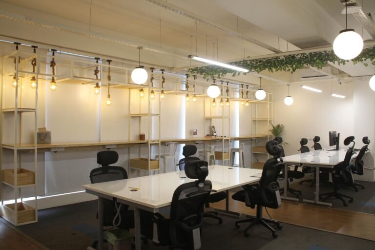 66582666e20af5efac830f0a slide 03