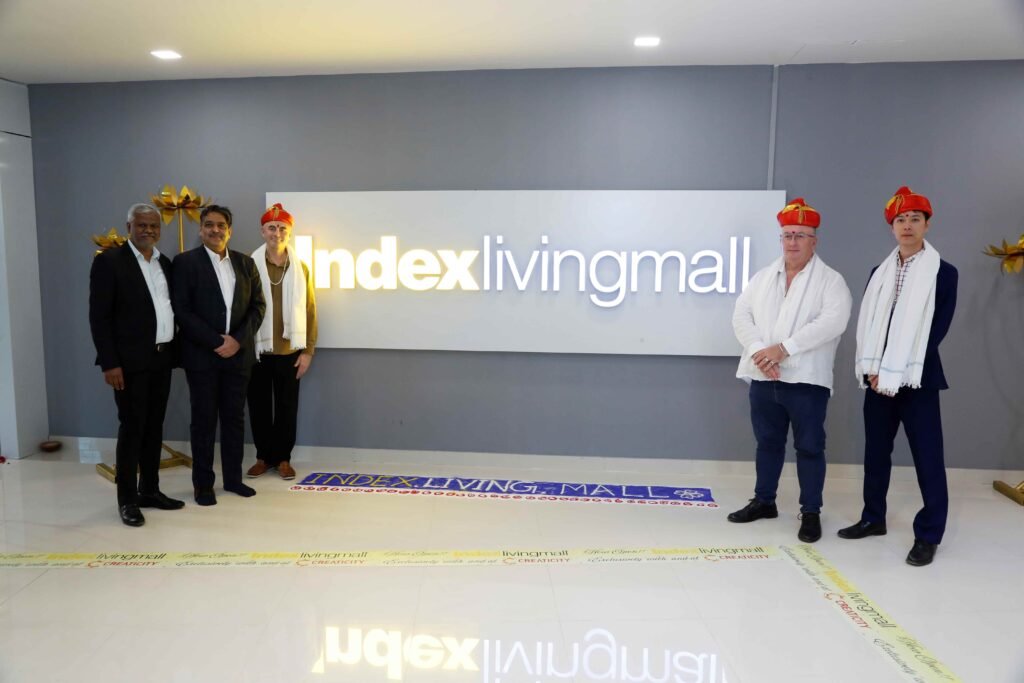 L to R Chetan Kumar Dr. Mahesh M Daviid Cran Gerard Mcgurk and Supphathat Amphaiporn