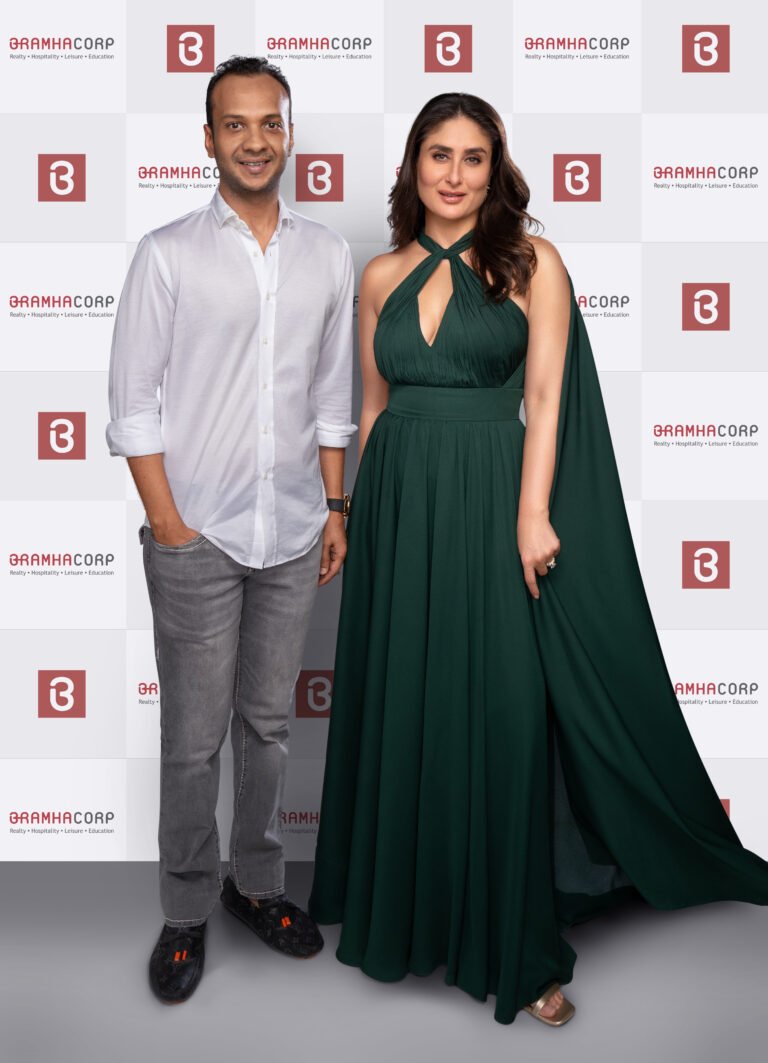 Dinesh Agrawal Co Chairman BramhaCorp Ltd with Kareena Kapoor Khan