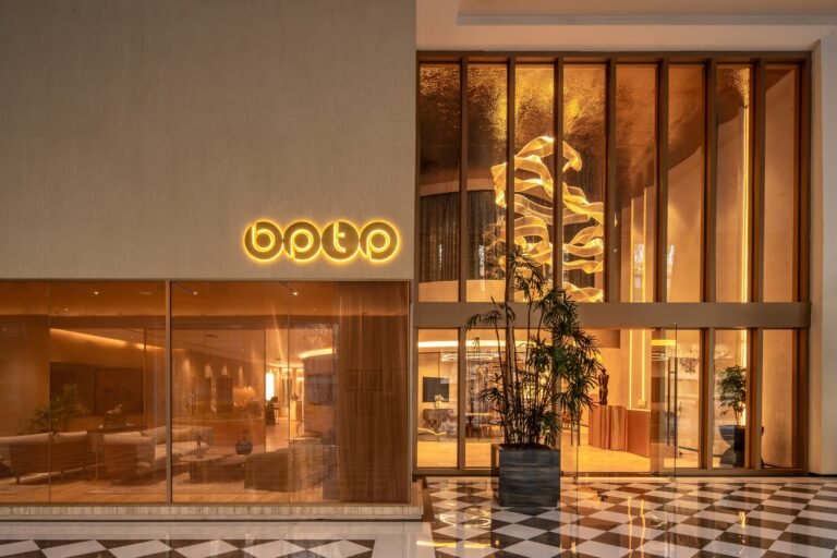BPTP Experience Centre at The Oberoi Gurugram 1