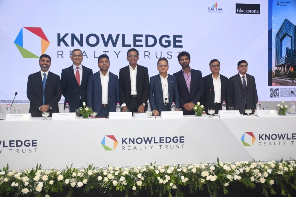 L R Mr. Quaiser Parvez COO Knowledge Realty Trust Mr. Shirish Godbole Chief Executive Officer Knowledge Realty Trust Mr. Sumit Bhart