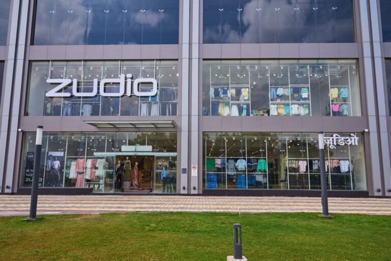 AU Family Hub Zudio 2 1 1