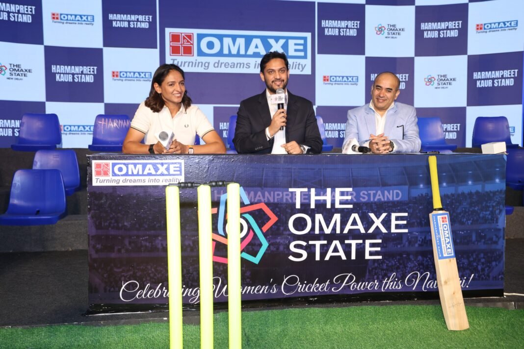 L to R Harmanpreet Kaur Mohit Goel MD Omaxe Avneet Soni Business Head Omaxe 4.jpg scaled