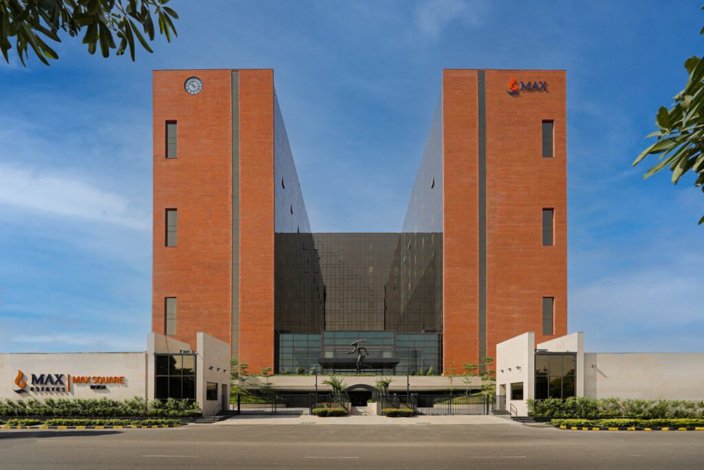 Max Estates 08 05
