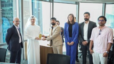 Flipspaces Team recieving a momento from ICICI Prudential 1